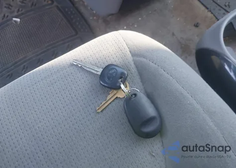 2005 Toyota Sienna Le z USA, uszkodzony, nr VIN 5TDZA23C85S315302